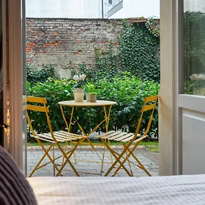 Cozy In Old Town Apartment